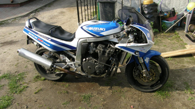 gsxr 750