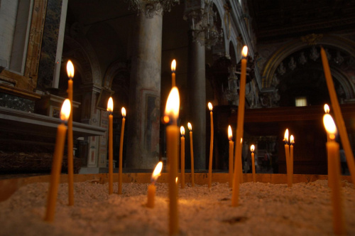 świece #KościółSantaMariaInAracoeli #Rzym