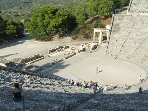 Jeden z wielu greckich amfiteatrów. #Grecja #Hellada #podróże #wakacje