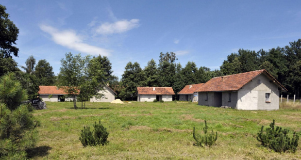 widok trzech domków