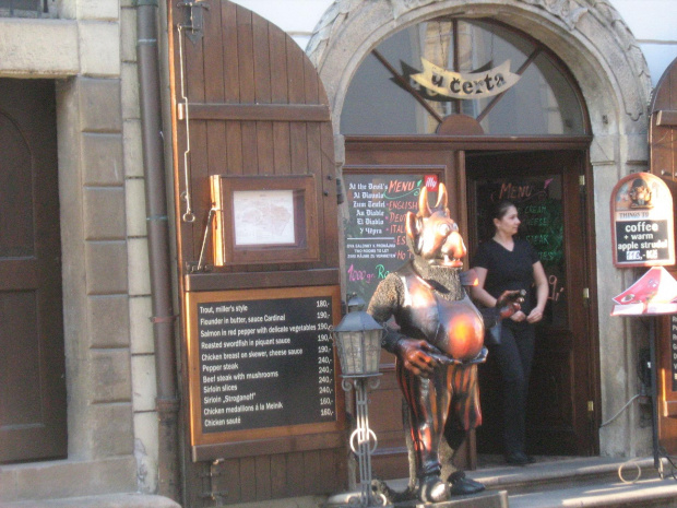 Praga,wejście do restauracji