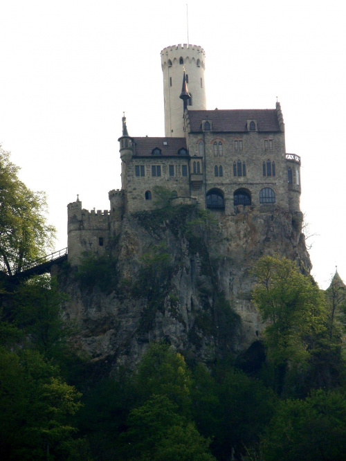 Burg Lichtenstein Niemcy
Zamek na skale - cudowny widok #wakacje #zamek