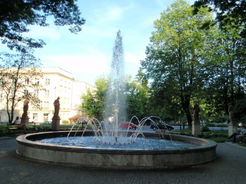 Fontanna w parku miejskim ul.Dąbrowskiego