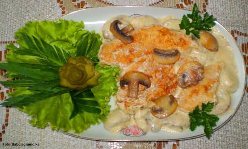 Eskalopki z kurczaka z pieczarkami w sosie śmietanowym
Przepisy do zdjęć zawartych w albumie można odszukać na forum GarKulinar .
Tu jest link
http://garkulinar.jun.pl/index.php
Zapraszam. #eskalopki #kurczak #pieczarki #jedzenie #obiad