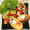 Łosoś z szaszłykami owocowymi.
Przepisy do zdjęć zawartych w albumie można odszukać na forum GarKulinar .
Tu jest link
http://garkulinar.jun.pl/index.php
Zapraszam. #ryby #łosoś #owoce #gotowanie #jedzenie #kulinaria #PrzepisyKulinarne