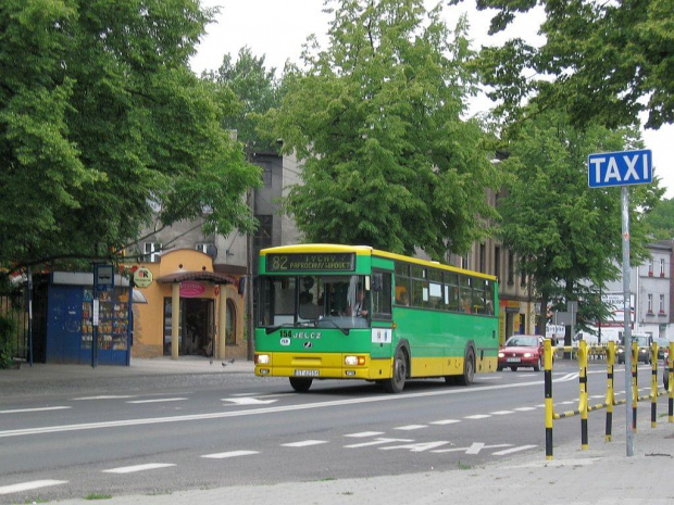 Jelcz 120M/3 #154 (PKM Tychy) na linii 82 (MZK Tychy), Mikołów, ul. Prusa.