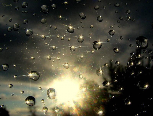 Zachód słońca w deszczu - tak przez okno :) #ZachódSłońca #deszcz