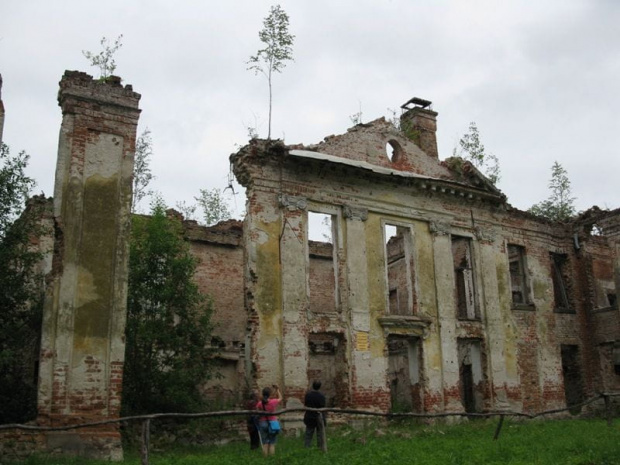 Gładysze (warmińsko-mazurskie) - pałac