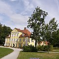 Dom Wdowy przy pałacu w Łomnicy w założeniu miejsce pobytu seniorów z rodu właścicieli #architektura #JeleniaGóra #park #zabytki