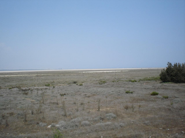 Akrotiri - słone jezioro, brak wody od lipca do listopada #Cypr #Akrotiri #SłoneJezioro