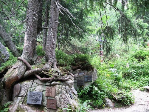 Symboliczny Cmentarz Ofiar Tatr pod Osterwą