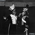 Wojskowa czołówka teatralna " Lwowska Fala " - program pt. " Kochajmy się ". Od lewej: aktor Józef Wieszczek, Wincenty Rapacki_08.04.1942 r.