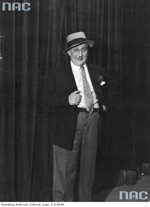 Ludwik Lawiński, aktor, w scenie nierozpoznanego przedstawienia_1925-1939 r.