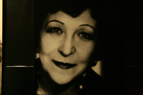 Mira Zimińska-Sygietyńska polska aktorka, reżyser i pedagog, współzałożycielka i długoletnia dyrektorka Zespołu " Mazowsze " ( od śmierci swego drugiego męża Tadeusza Sygietyńskiego w 1955 r. )