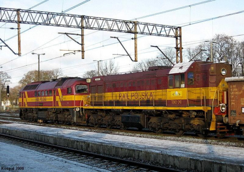 22.11.2008 (Czerwieńsk) M62M-005 + TEM2-240 spółki Rail Polska oczekują na odjazd z pociągiem towarowym do Strzelec Krajeńskich.