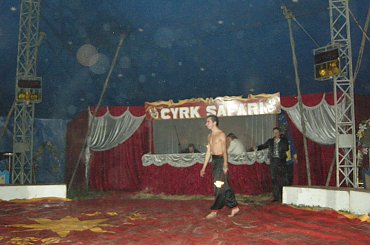 Cyrk Safari-2010. Zapraszamy na www.portalcyrkowy.ubf.pl #cyrk #safari #sezon #clown #rzeszów #występycyrkowe #kmc #portal #cyrkowy #portalcyrkowy #cyrksafari #arena