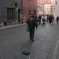 Warszawa 10.11.2008- człowiek z video na smyczy :>