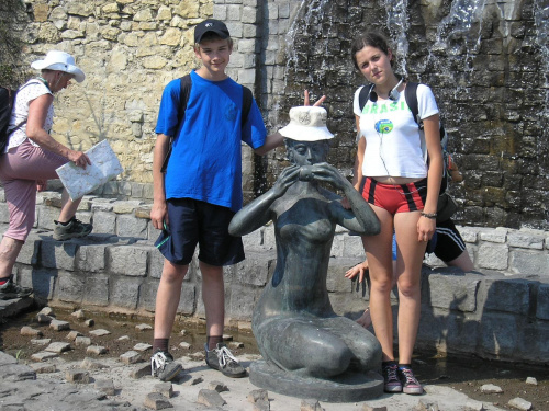 Gogolin - fontanna - Ania , Adam i ...