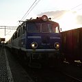 (Siódemka)EU07 - 167 jako obecny pociąg TLK 71101 relacji Zielona Góra - Warszawa Wschodnia wjeżdża na tor przy peronie 2(Babimost, 17 października 2010)