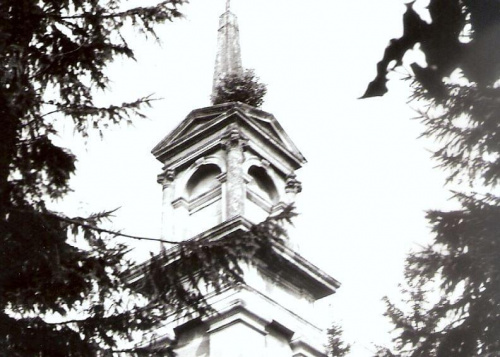 Komarno 1986 r.- szczytowa część pomnika na obrzeżach miasta