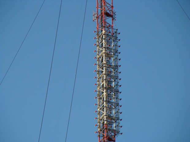 Dodatkowy tymczasowy systemik antenowy Maszt w Sremie