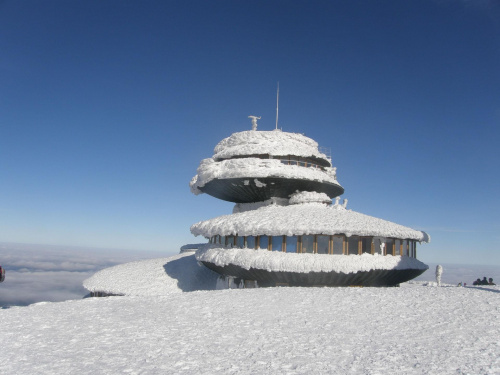 Obserwatorium na Śnieżce w pełni zimy.. #GÓRY #KARKONOSZE #ŚNIEŻKA #ŚNIEG #obserwatorium #talerze