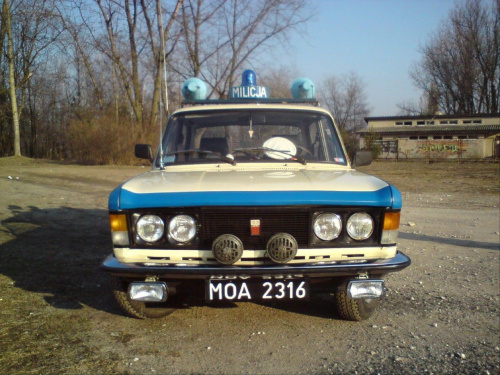 Spotkany na pętli radiowóz kolegi Andrzeja szczególy na http://www.milicja.net #milicja #Fiat125p