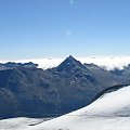 Alpejskie widoki w trakcie podejścia na kolejny czterotysięcznik - Allalin. #wakacje #góry #Alpy #lodowiec #treking #szwajcaria #Allalin