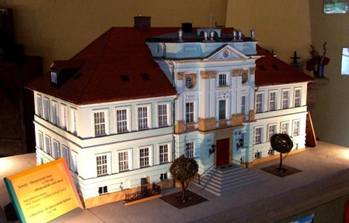 Park Miniatur - ratusz w Kowarach