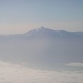 Wulkan Teide. 3718 m.n.p.m. Jest trzecim co do wielkości wulkanem na świecie #chmurki #góry #Niebo #Teneryfa #wulkan
